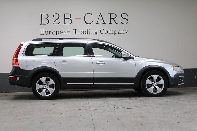 Gebraucht Volvo XC70 Summum 181 PS (133 kW) 2014 Silber Kombi