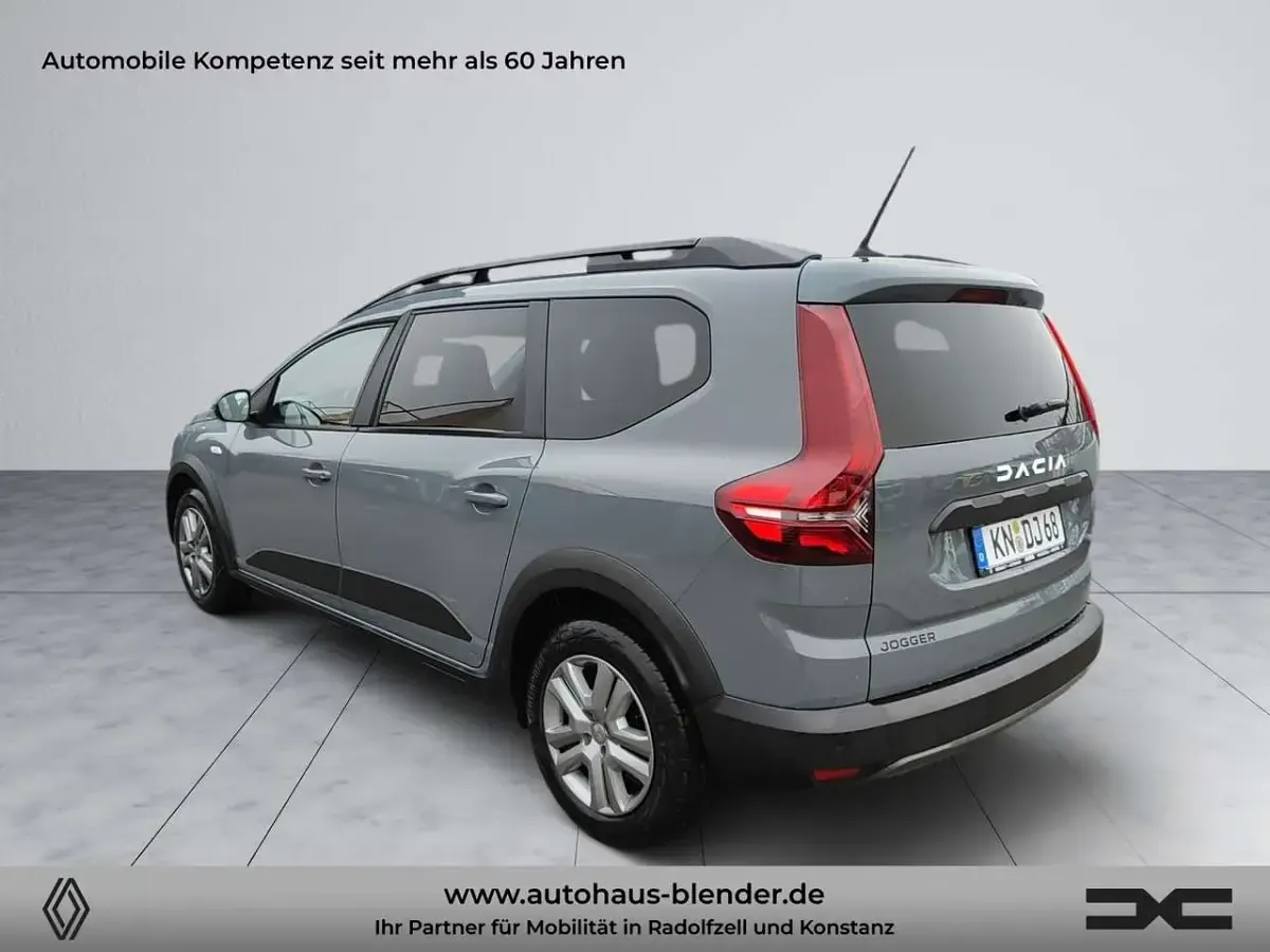 Gebraucht Dacia Jogger Expression 110 PS (80 kW) 2024 Schiefergrau Van / Kleinbus