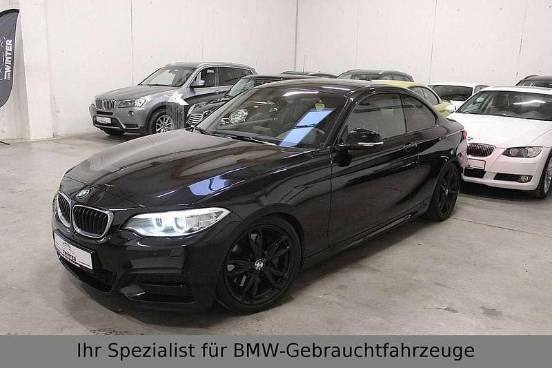 Saphirschwarz Gebraucht 2016 BMW M2 Coupé | 25.699 € - Bild 1/4