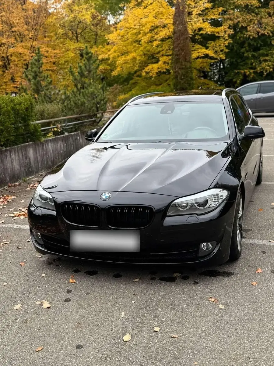 Gebraucht BMW 530 258 PS (189 kW) 2011 Schwarz Kombi