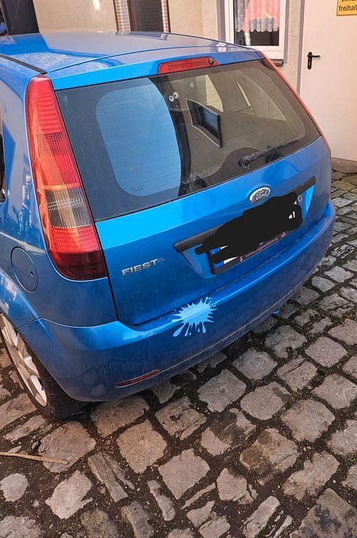 Gebraucht Ford Fiesta 80 PS (58 kW) 2004 Blau Kleinwagen