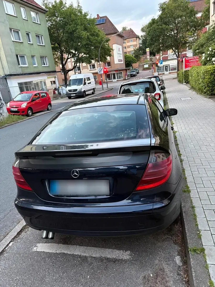 Gebraucht Mercedes C220 143 PS (105 kW) 2002 Blau Coupé
