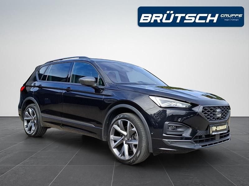 "deep" schwarz perleffekt metallic Gebraucht 2021 Seat Tarraco 4Drive SUV | 30.980 € (Fairer Preis) - Bild 1/4