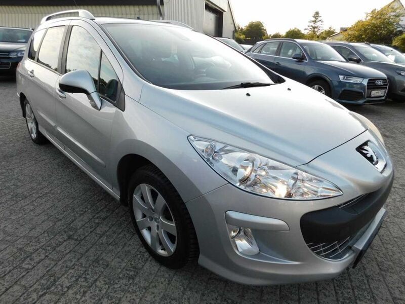 Gebraucht Peugeot 308 Premium 120 PS (88 kW) 2011 Silber Kombi