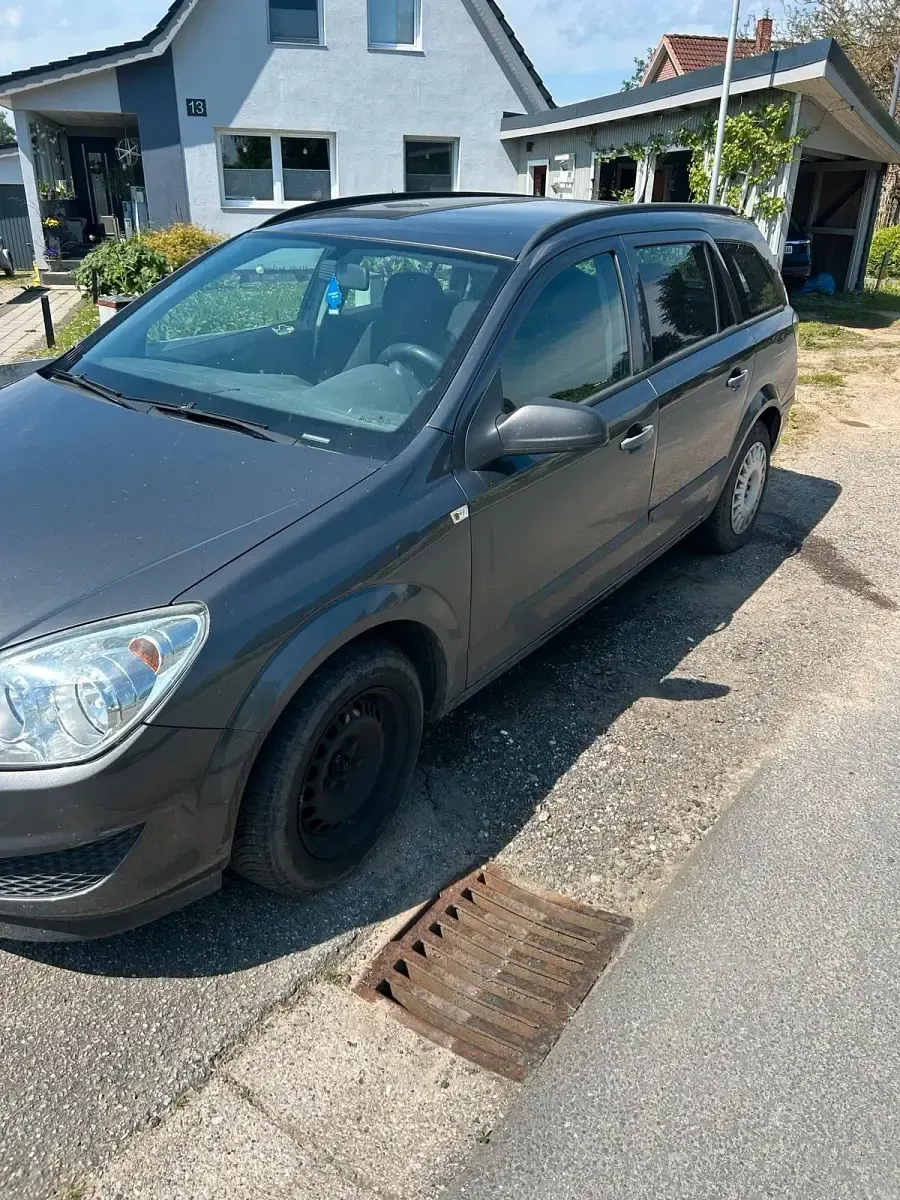 Gebraucht Opel Astra 90 PS (66 kW) 2009 Grau Kombi