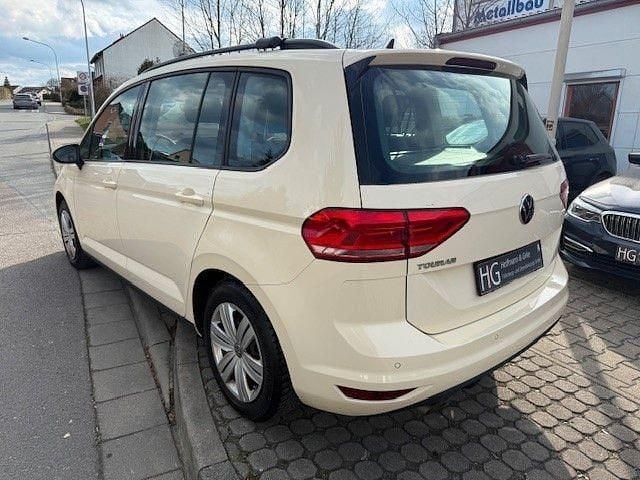 Gebraucht VW Touran 150 PS (110 kW) 2021 Gelb Van / Kleinbus