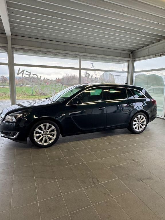 Gebraucht Opel Insignia Innovation 170 PS (125 kW) 2017 Smaragd gruen (mi) Kombi