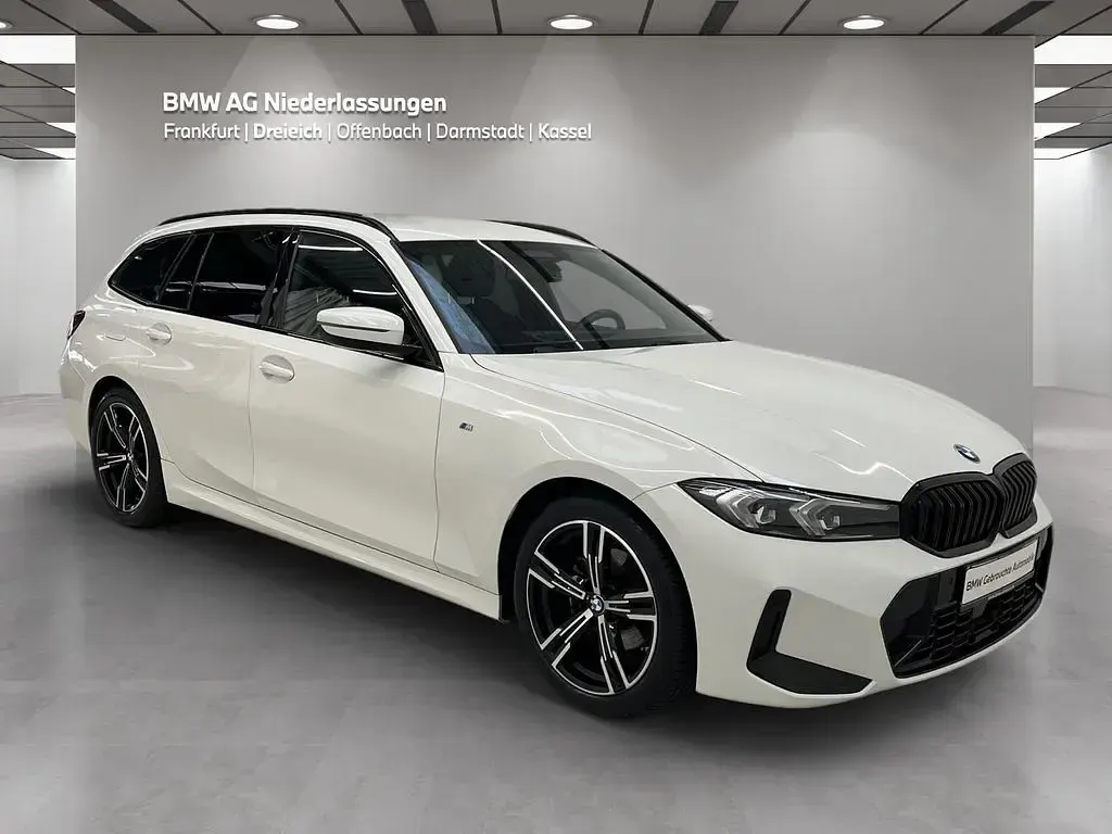 Gebraucht BMW 320 M Sport 190 PS (139 kW) 2023 Weiß Limousine