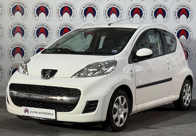 Weiß Gebraucht 2010 Peugeot 107 Style Kleinwagen | 2.990 € (Guter Preis) - Bild 1/4
