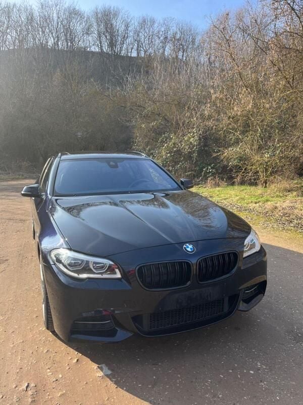 Schwarz Gebraucht 2017 BMW 530 M Sport Kombi | 17.000 € (Superpreis) - Bild 1/4