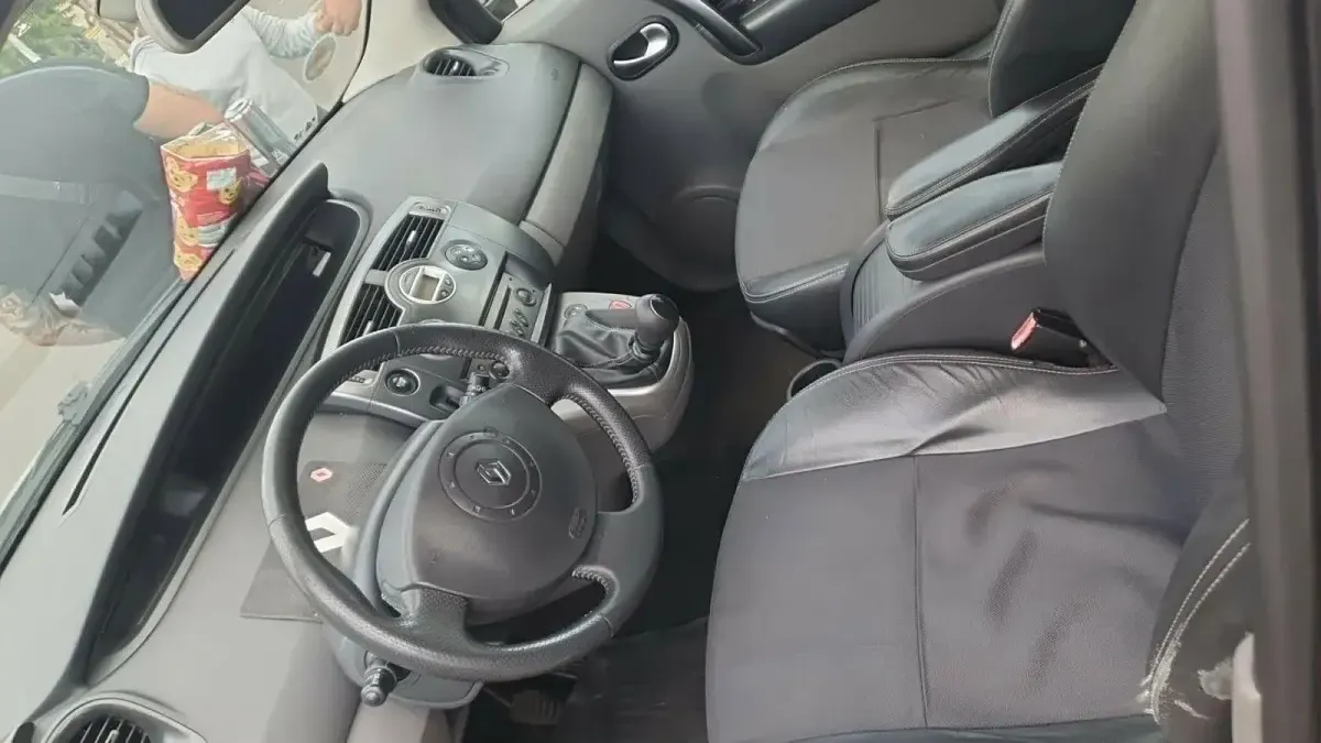 Gebraucht Renault Scénic Avantage 120 PS (88 kW) 2005 Grau Van / Kleinbus