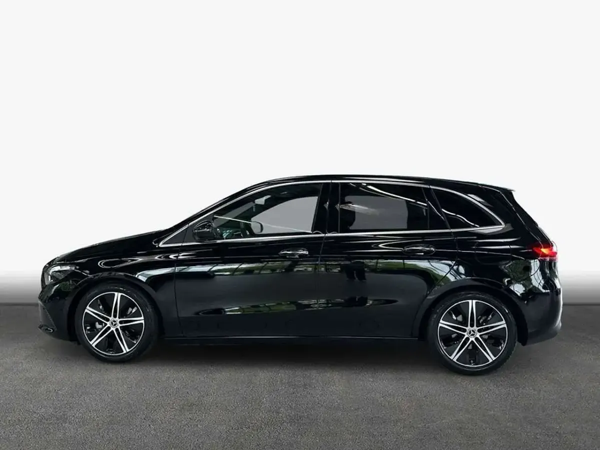 Gebraucht Mercedes B180 Progressive 136 PS (100 kW) 2025 Nachtschwarz Kleinwagen