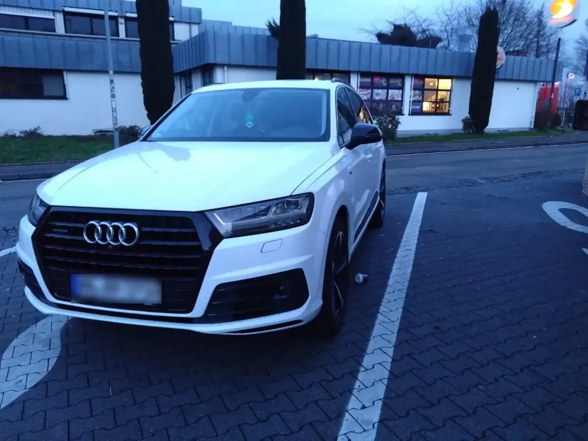 Używany Audi Q7 S-Line 272 KM (200 kW) 2017 Szary SUV