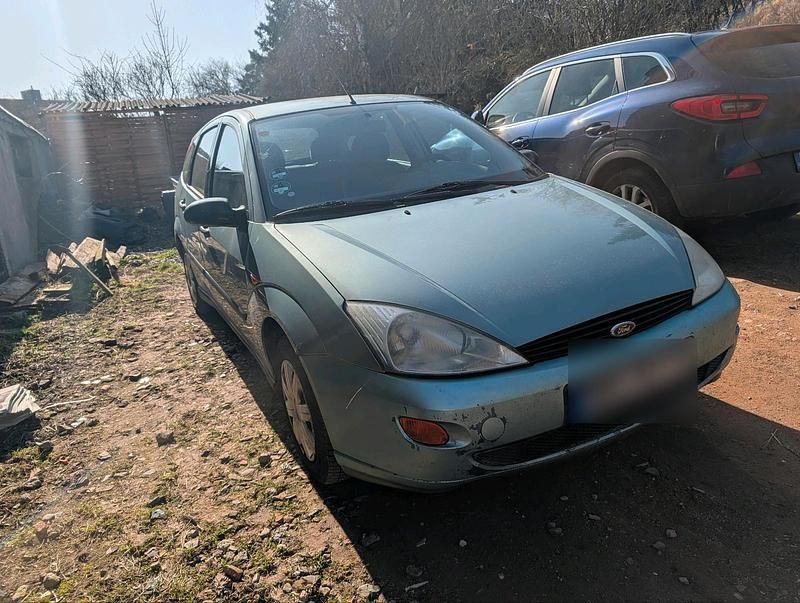 Second-hand Ford Focus 75 CP (55 kW) 1999 Verde Hatchback