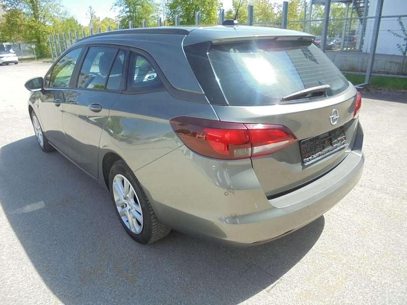 Używany Opel Astra Edition 122 KM (89 kW) 2020 Szary Kombi