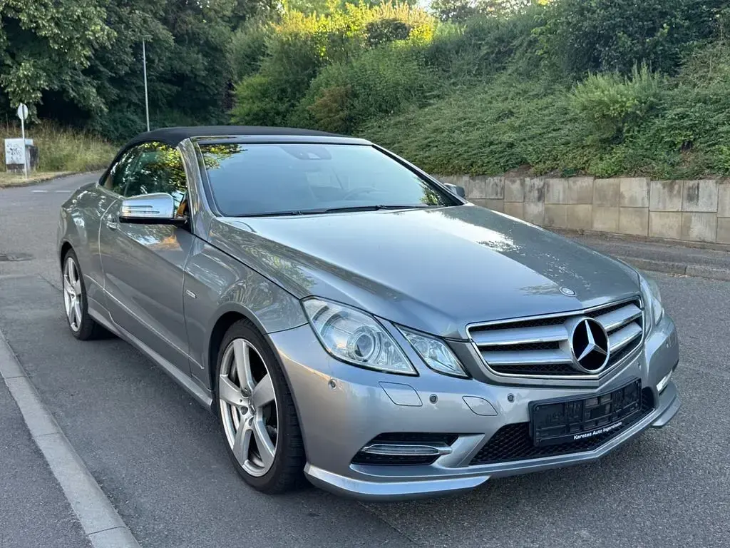 Gebraucht Mercedes E200 Avantgarde 184 PS (135 kW) 2013 Silber Cabrio