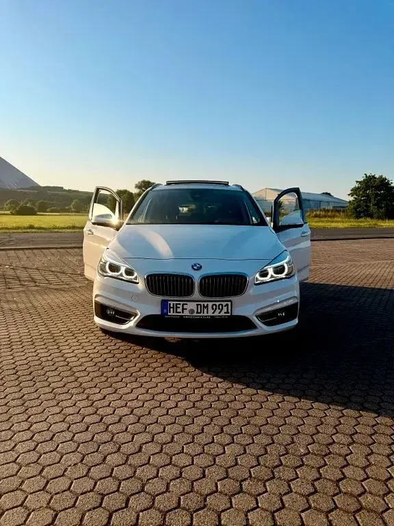 Gebraucht BMW 218 Gran Tourer Luxury Line 150 PS (110 kW) 2015 Weiß Van / Kleinbus