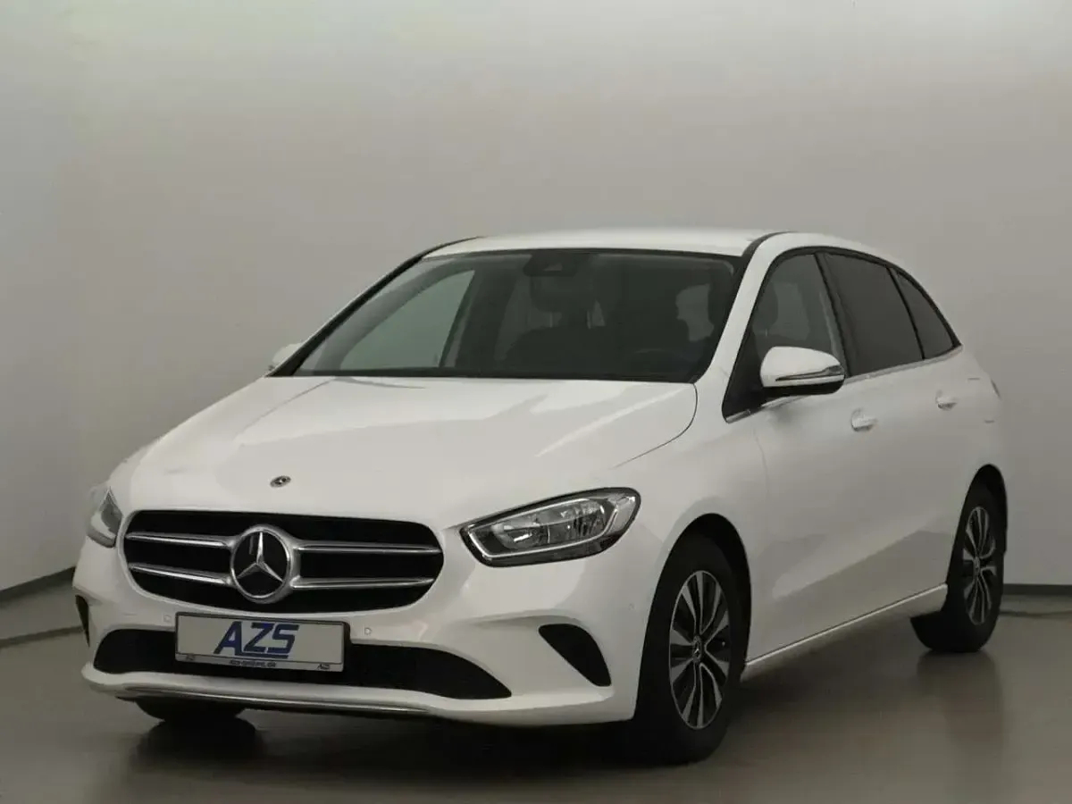 Gebraucht Mercedes B180 Style 116 PS (85 kW) 2021 Weiß Kleinwagen
