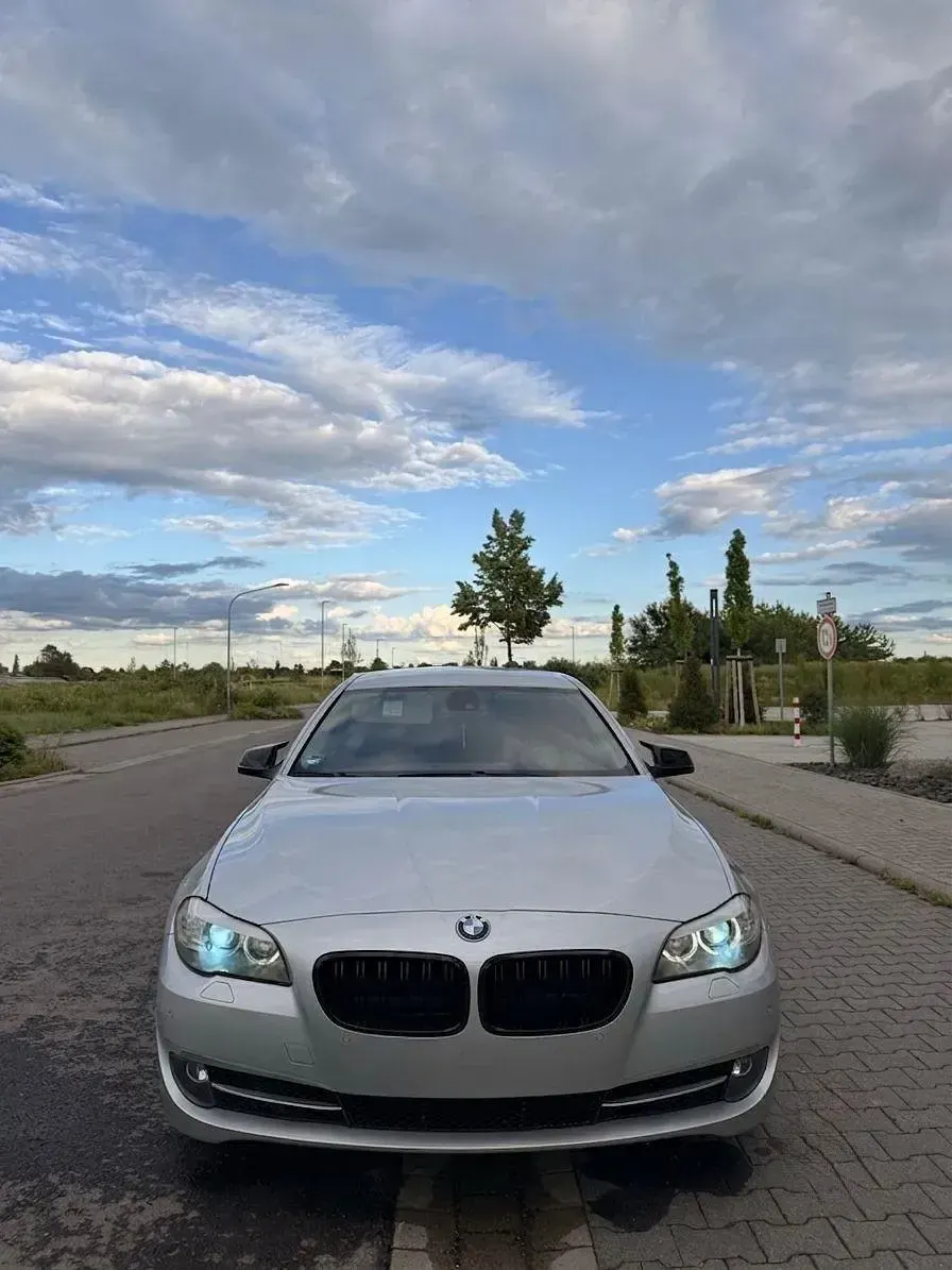 Gebraucht BMW 525 204 PS (150 kW) 2010 Silber Limousine
