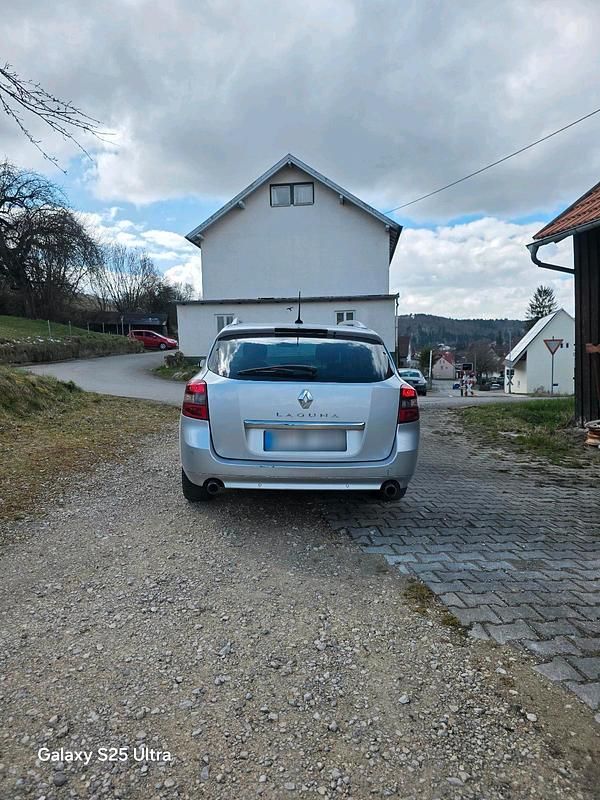 Gebraucht Renault Laguna III 131 PS (96 kW) 2012 Silber Kombi