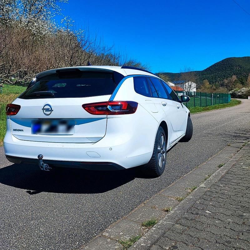 Usado Opel Insignia 170 HP (125 kW) 2019 Branco Carrinha
