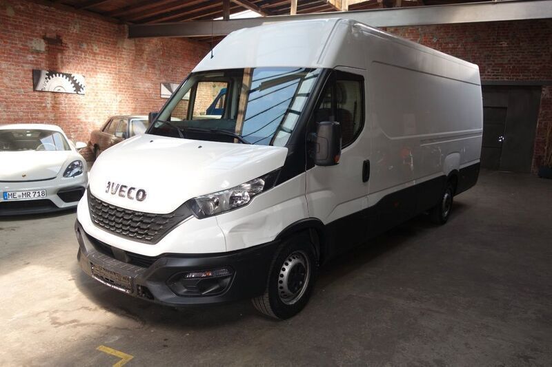 Weiß Gebraucht 2021 Iveco Daily Van / Kleinbus | 21.980 € (Etwas zu teuer) - Bild 1/4