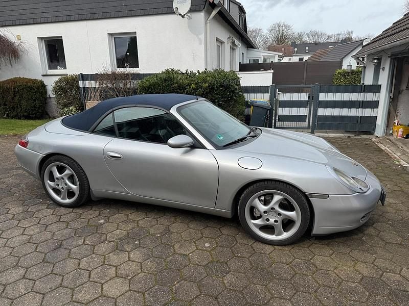 Gebraucht Porsche 996 300 PS (220 kW) 1999 Silber Cabrio