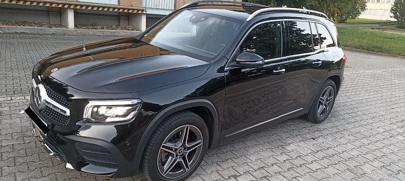 Schwarz Gebraucht 2023 Mercedes GLB220 AMG SUV | 46.499 € (Fairer Preis) - Bild 1/4