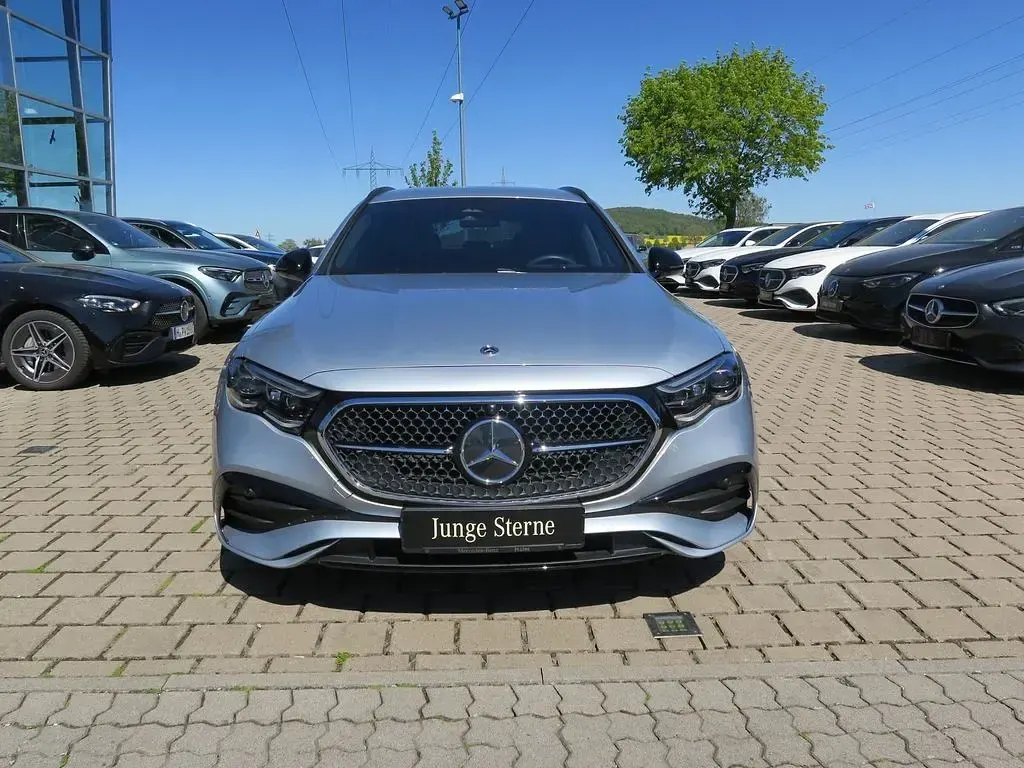 Usado Mercedes E200 Advanced Plus 204 CV (150 kW) 2025 Plateado Berlina