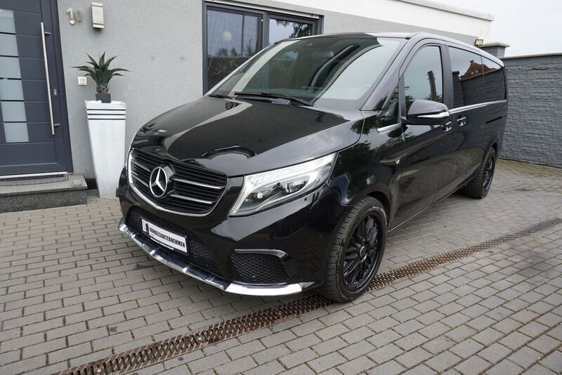 Obsidianschwarzmetallic Gebraucht 2015 Mercedes V250 Avantgarde Edition Van / Kleinbus | 25.900 € (Guter Preis) - Bild 1/4