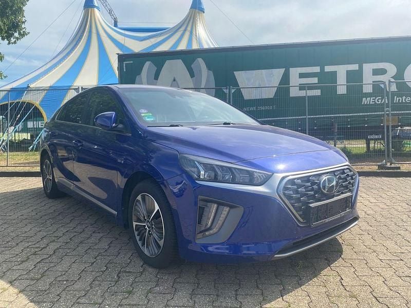 Blau Gebraucht 2020 Hyundai Ioniq Premium Limousine | 13.390 € (Guter Preis) - Bild 1/4