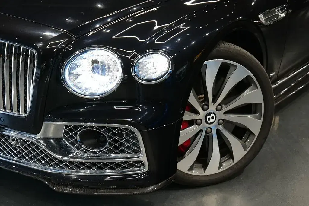 Gebraucht Bentley Flying Spur 551 PS (405 kW) 2021 Schwarz Limousine