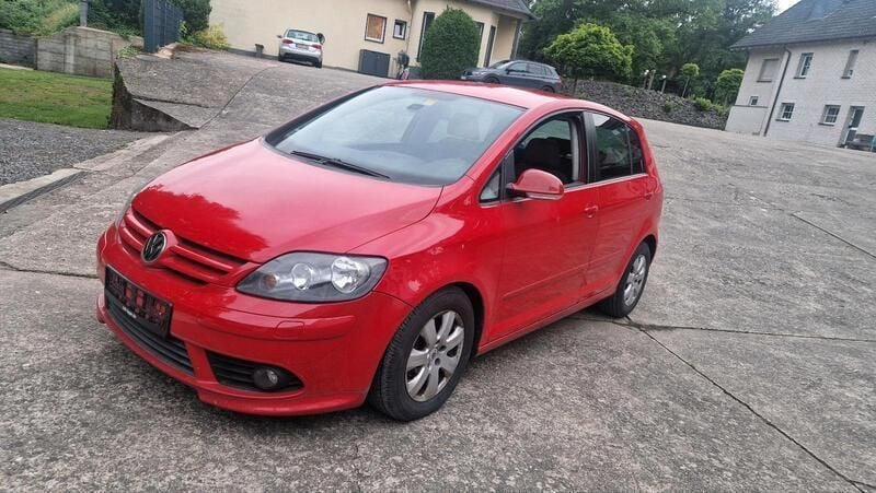 Rot Gebraucht 2007 VW Golf Plus Sportline Van / Kleinbus | 3.699 € (Fairer Preis) - Bild 1/4