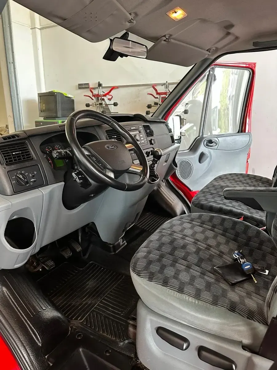Gebraucht Ford Transit 140 PS (102 kW) 2012 Rot Van