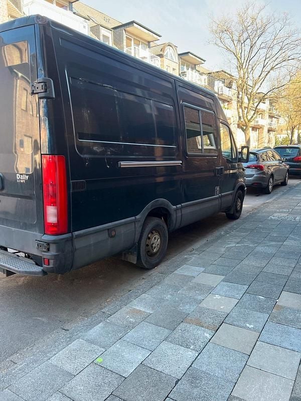 Gebraucht Iveco Daily 140 PS (102 kW) 2006 Schwarz Limousine