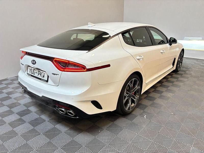Gebraucht Kia Stinger GT 370 PS (272 kW) 2018 Weiß Kleinwagen