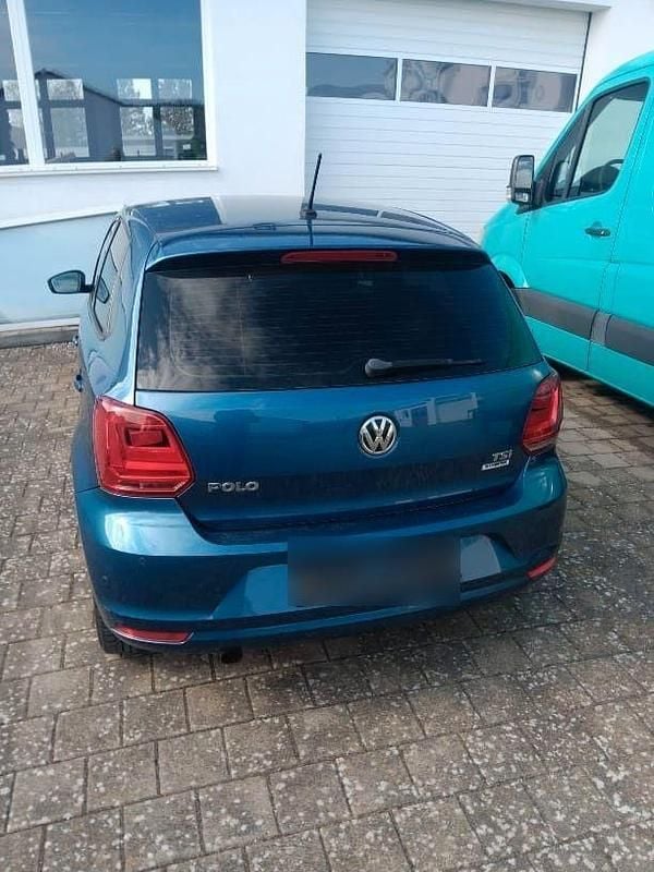 Gebraucht VW Polo 90 PS (66 kW) 2016 Blau Kleinwagen