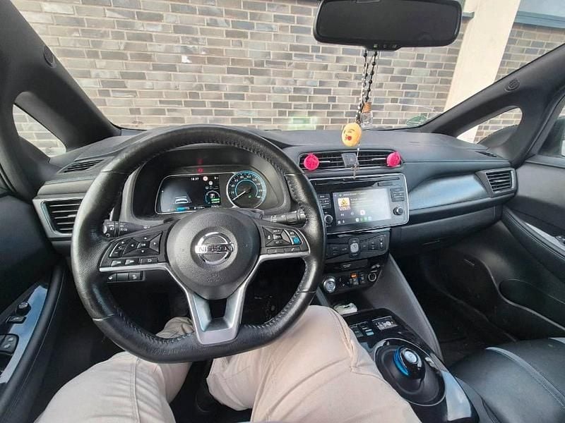 Gebraucht Nissan Leaf Tekna 110 kW (150 PS) 2018 Weiß Kleinwagen