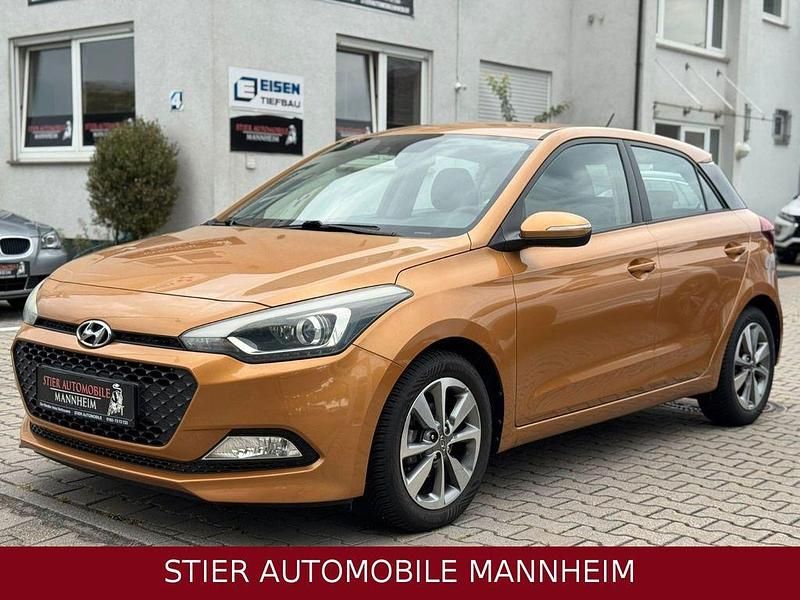 Gold Gebraucht 2015 Hyundai i20 Intro Edition Limousine | 7.250 € (Fairer Preis) - Bild 1/4