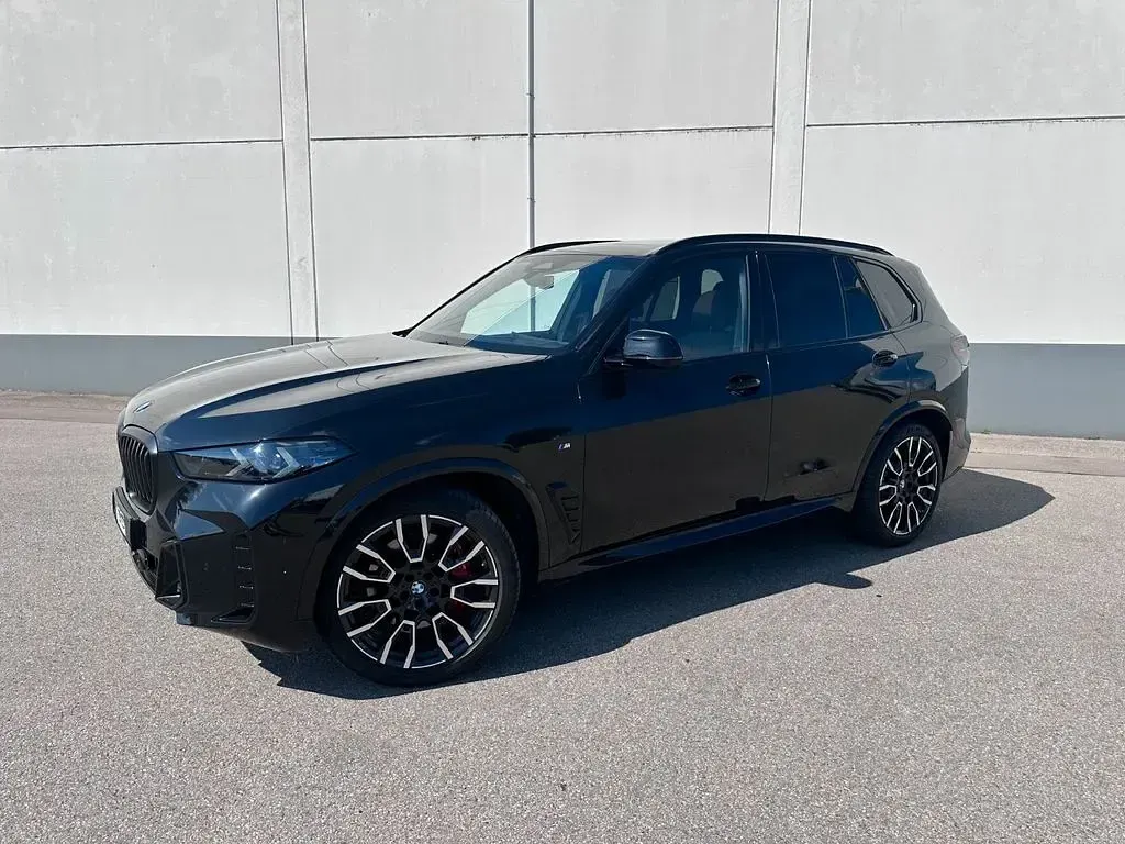 Gebraucht BMW X5 M Sport 286 PS (210 kW) 2025 Black sapphire metallic SUV