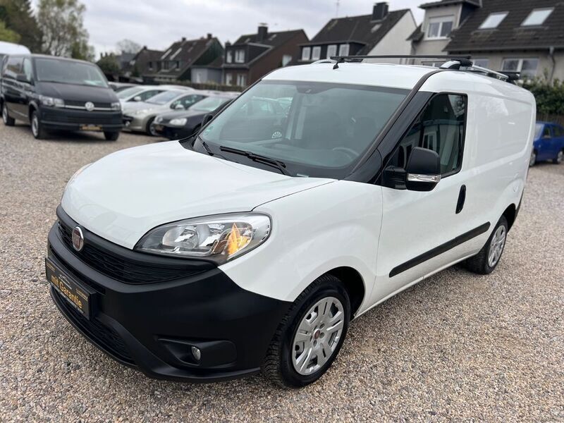 Weiß Gebraucht 2017 Fiat Doblò Van / Kleinbus | 6.999 € (Fairer Preis) - Bild 1/4