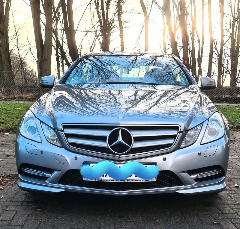 Silber Gebraucht 2012 Mercedes E250 AMG Coupé | 9.400 € (Superpreis) - Bild 1/4