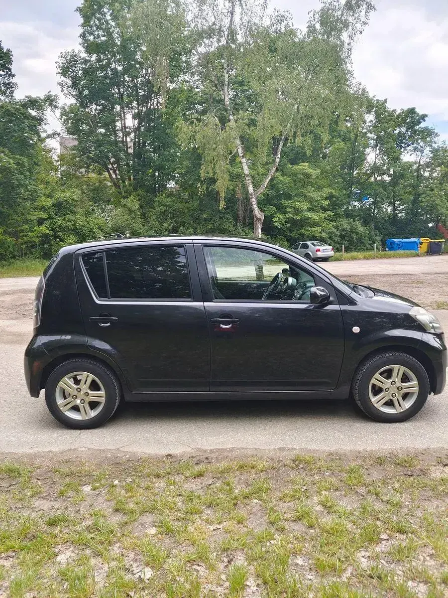 Gebraucht Daihatsu Sirion 91 PS (66 kW) 2008 Schwarz Kleinwagen