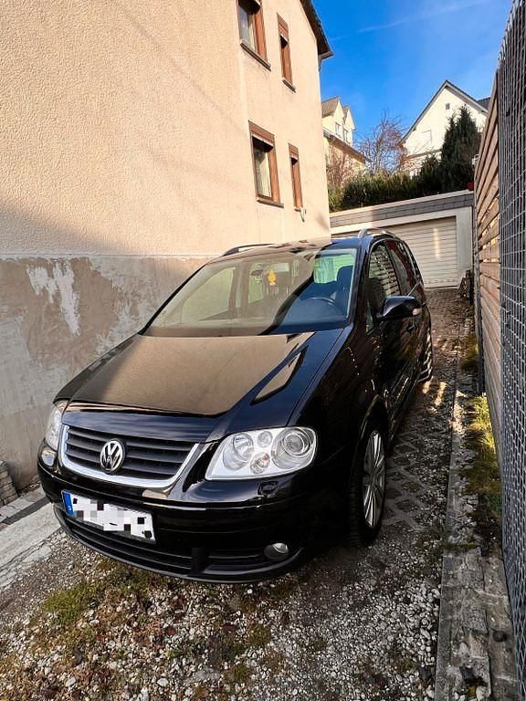 Schwarz Gebraucht 2006 VW Touran Trendline Van / Kleinbus | 3.369 € (Fairer Preis) - Bild 1/4