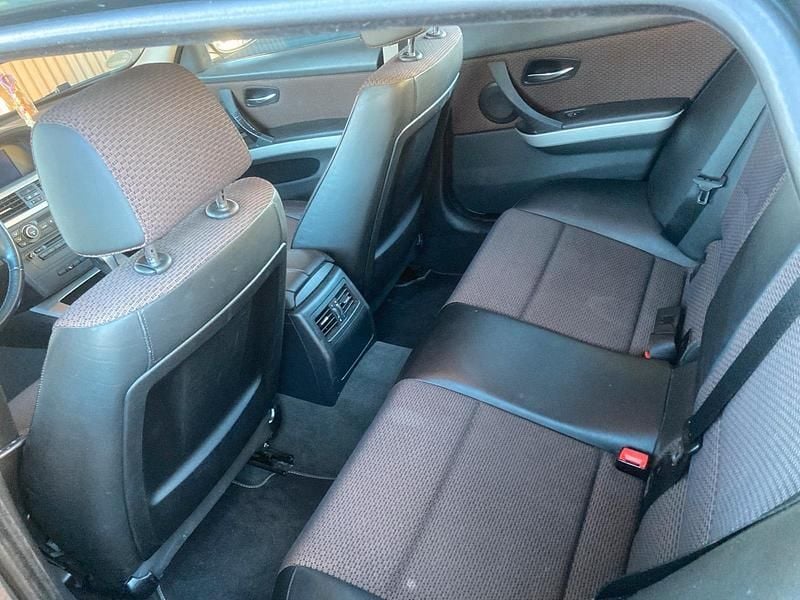 Second-hand BMW 320 177 CP (130 kW) 2009 Verde Break