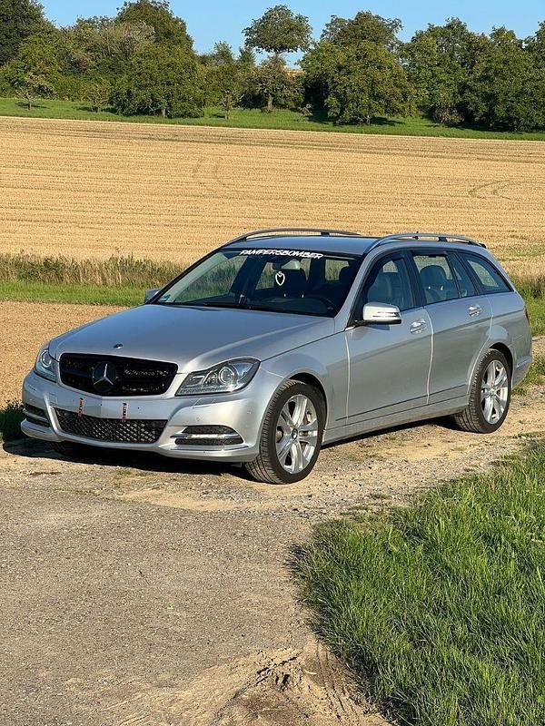 Silber Gebraucht 2012 Mercedes C250 Avantgarde Kombi | 13.990 € (Fairer Preis) - Bild 1/4