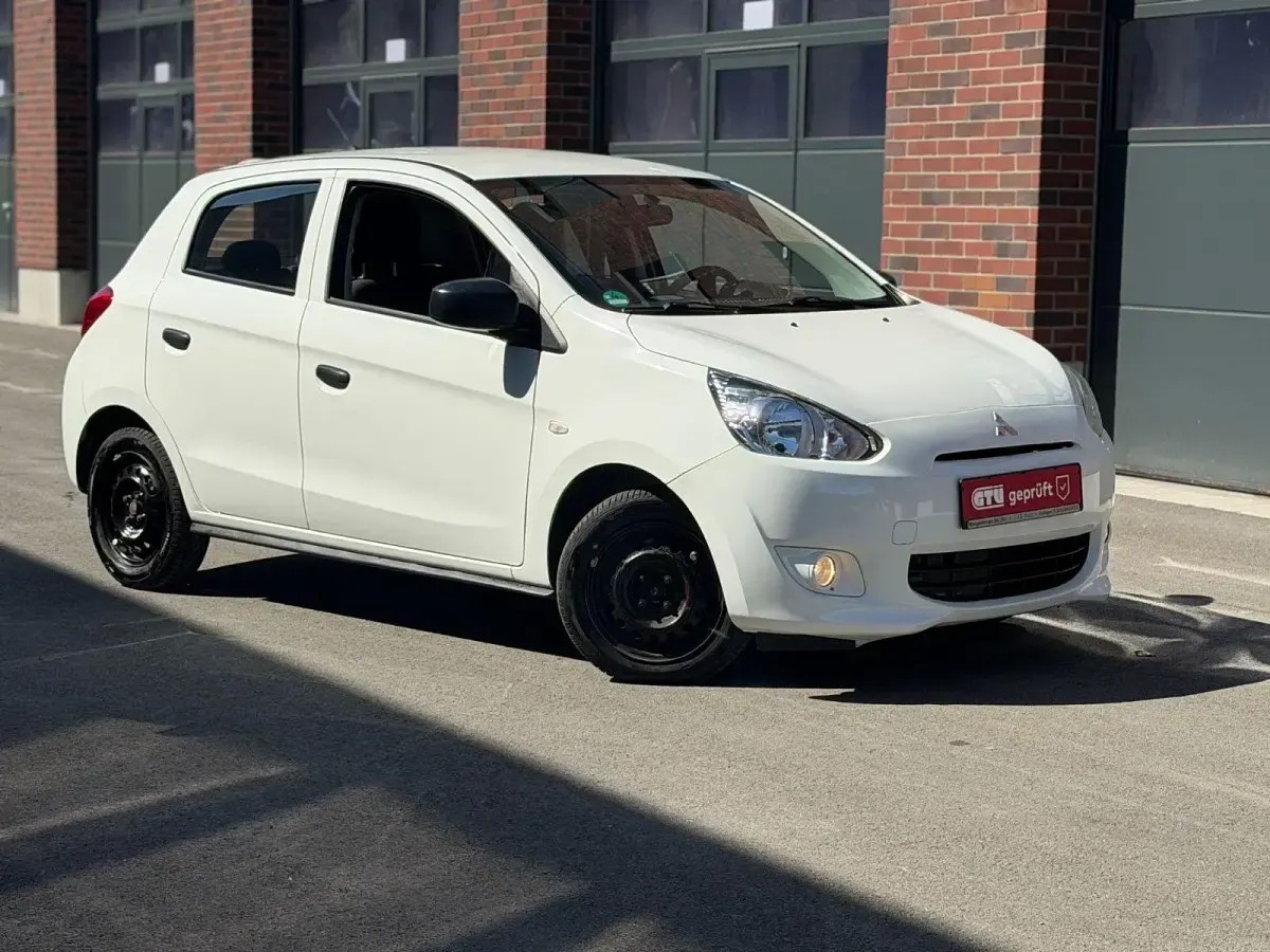 Gebraucht Mitsubishi Space Star Edition 71 PS (52 kW) 2015 Weiß Kleinwagen