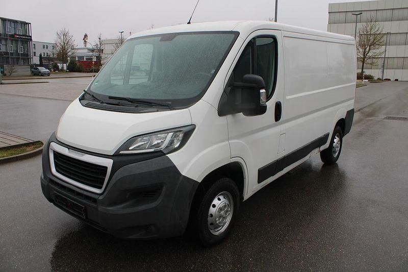 Gebraucht Peugeot Boxer 131 PS (96 kW) 2015 Weiß Van