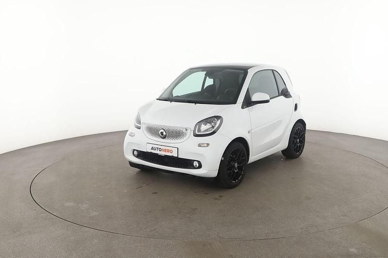 Weiß Gebraucht 2018 Smart ForTwo Coupé Basis Kleinwagen | 14.860 € (Etwas zu teuer) - Bild 1/3