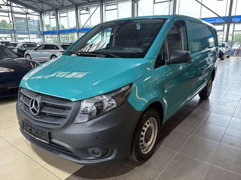 Grün vaillant grün 2010 Gebraucht 2021 Mercedes Vito Van / Kleinbus | 20.500 € - Bild 1/4